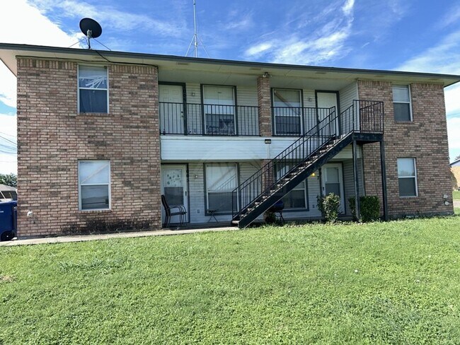 Foto del edificio - 1011 Industrial Ave