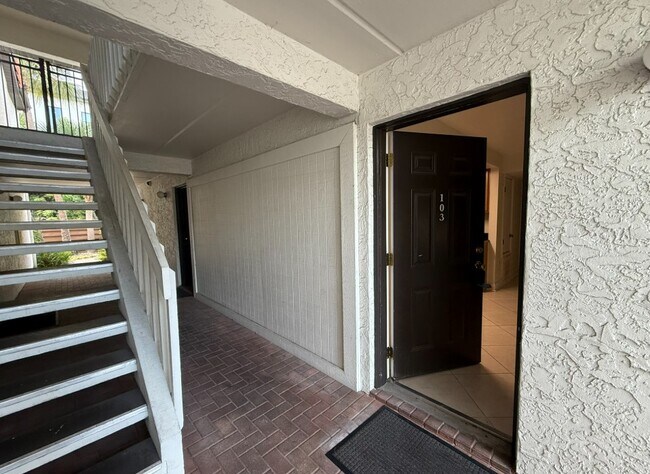 Foto del edificio - 631 N Orange Ave