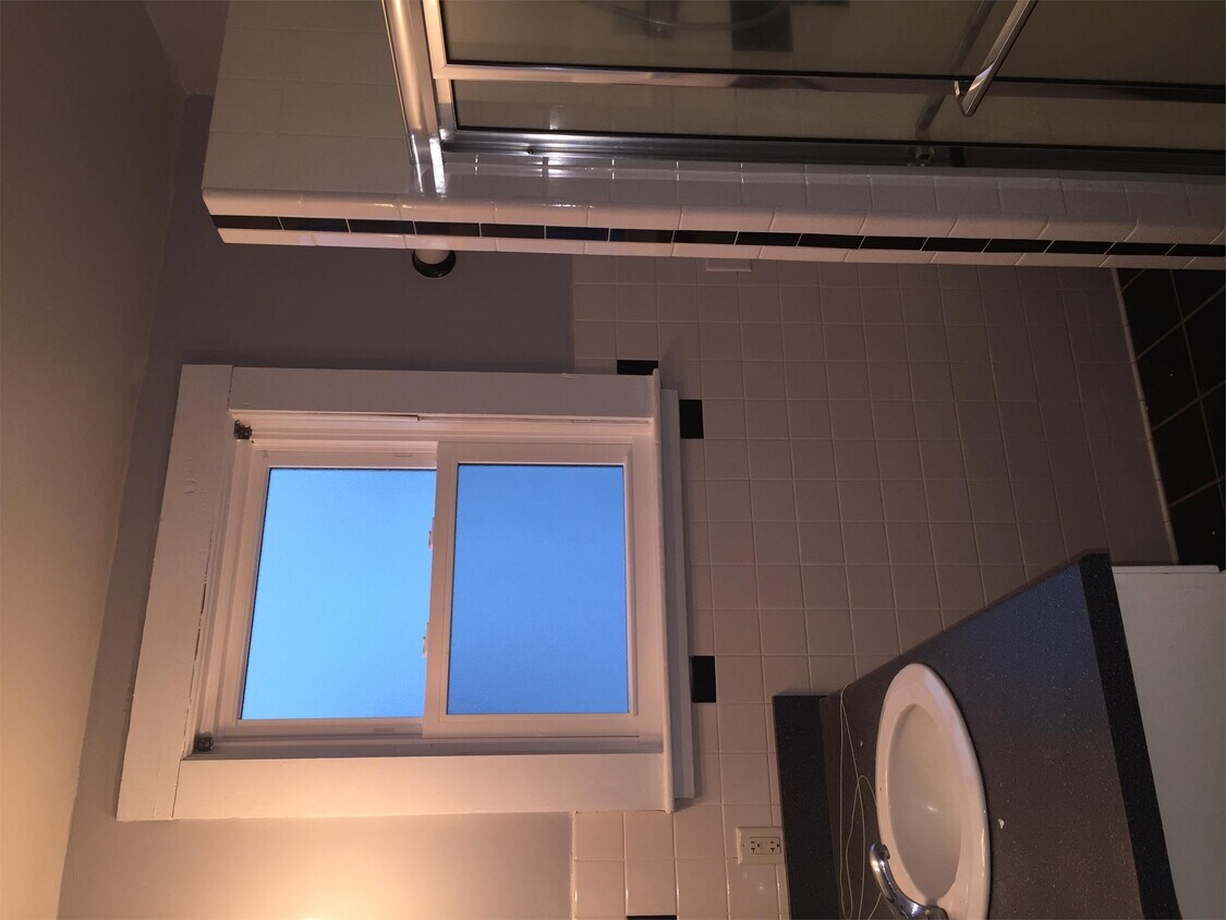 Foto del edificio - 96 Springdale St