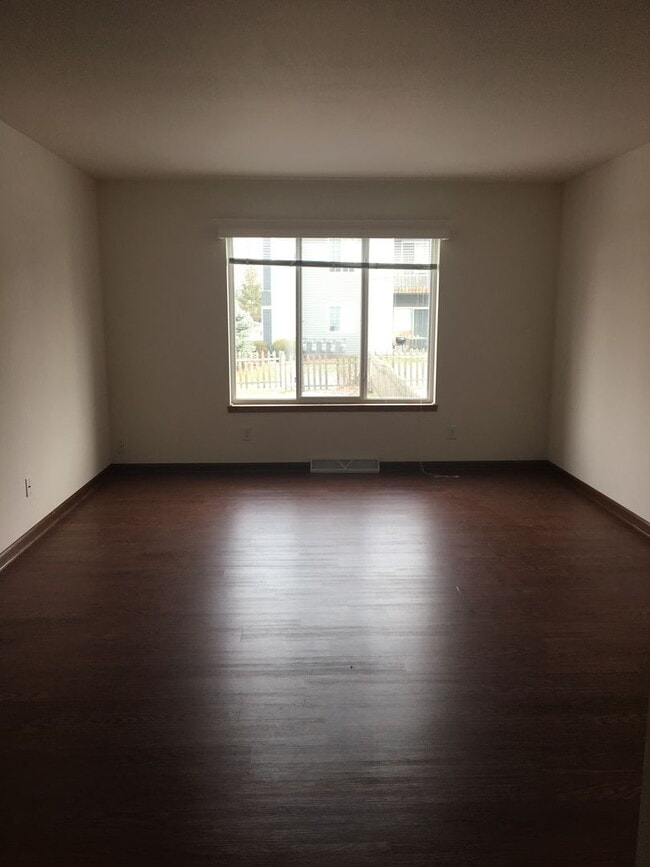Building Photo - 1405 Glacier Hill Dr