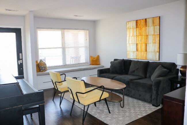 Foto del edificio - 4008 Watkins Ave