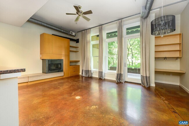 Building Photo - 200 Douglas Ave