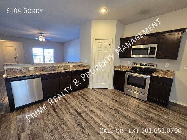 Building Photo - 6104 Gordy-