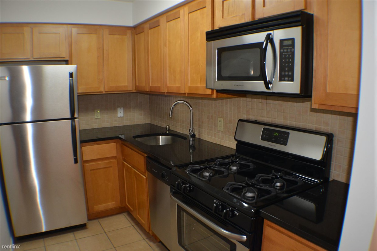 Primary Photo - 506 E 89th St