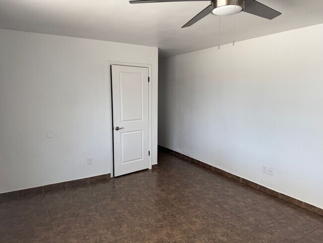 Foto del edificio - 1458 B St