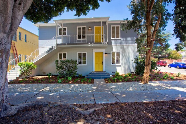 Vista frontal (Verdugo) - 3200 McCarthy Dr