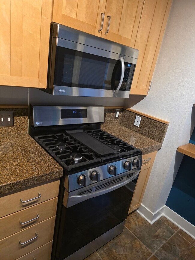 Building Photo - Charming 1BR Condo in Longmont