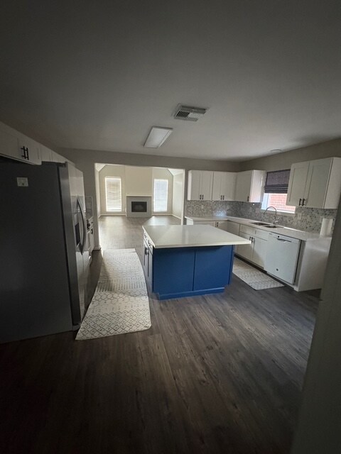Foto del edificio - 3222 Palm Desert Ln