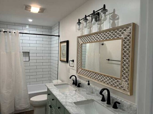 Foto del edificio - 2827 E 5th Ave