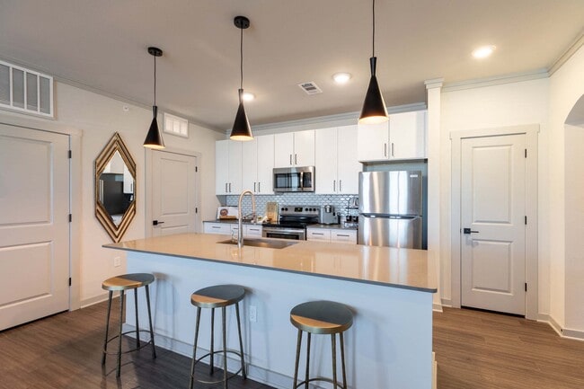 Five810 Southlands, Aurora, CO Kitchen - Five810 Southlands