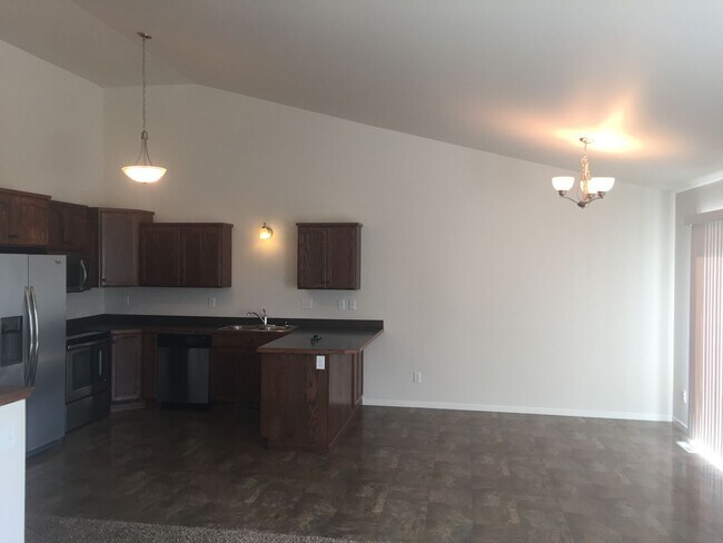 Foto del edificio - 3 Bed 3 Bath Twin Home