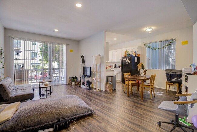Foto del interior - 685 Kelton Ave