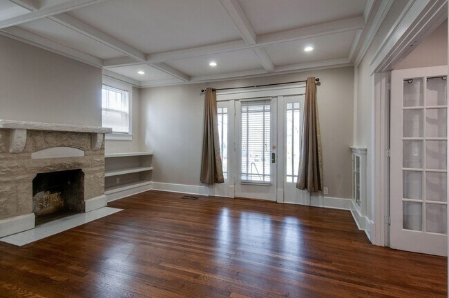 Foto del edificio - 3735 Central Ave