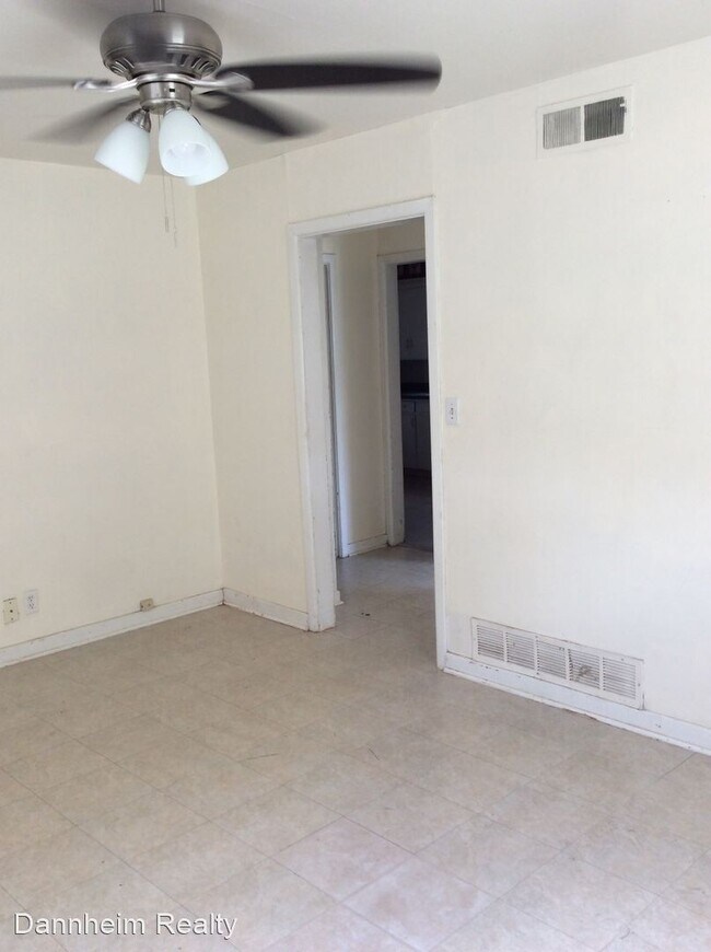 Building Photo - 1 br, 1 bath House - 208 SE 6th Street