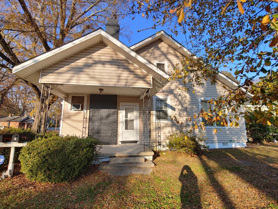Foto principal - 114 S Oleander Ave