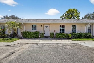 Building Photo - 448 Franconia Cir
