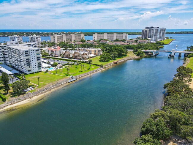 Foto del edificio - 336 Golfview Rd