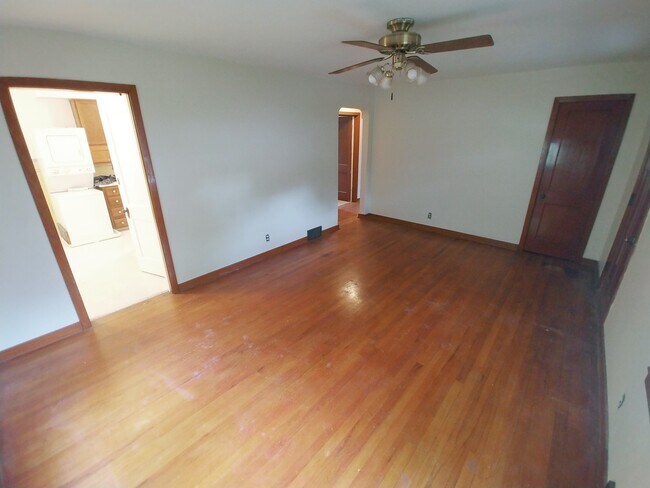 Foto del edificio - 2br House | Mt. Healthy |  Great Neighborhood