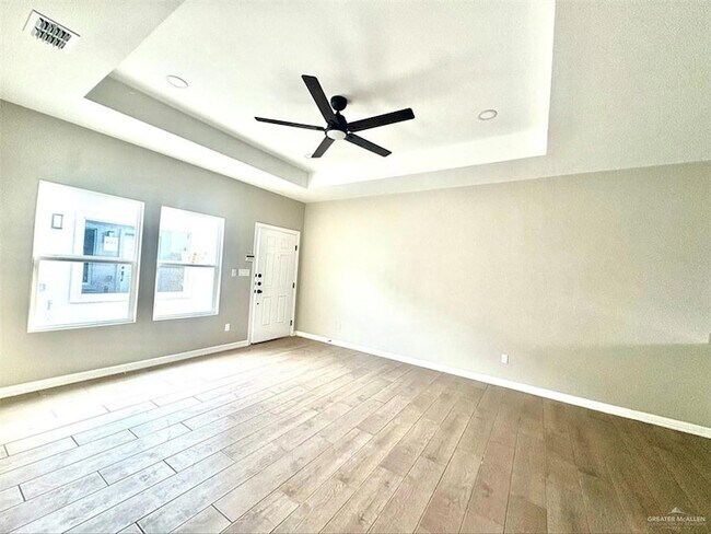 Foto del edificio - 913 E 13th St