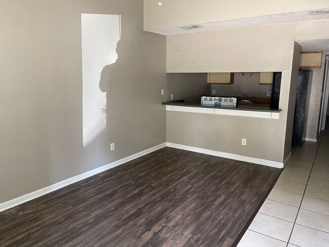 Building Photo - VILLAS OF WESTRIDGE