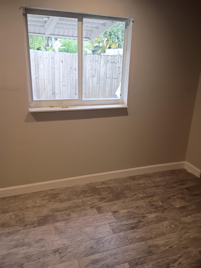 Building Photo - 3071 SW 45th St