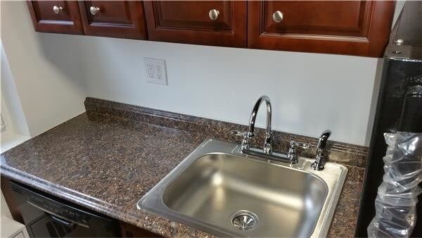 Foto principal - 3240 Riverdale Avenue