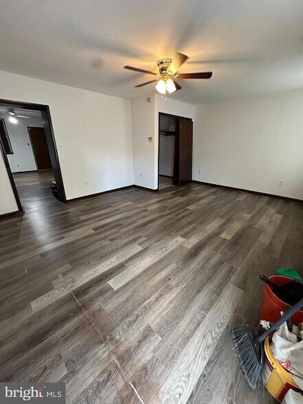 Foto del edificio - 2530 E Cambria St