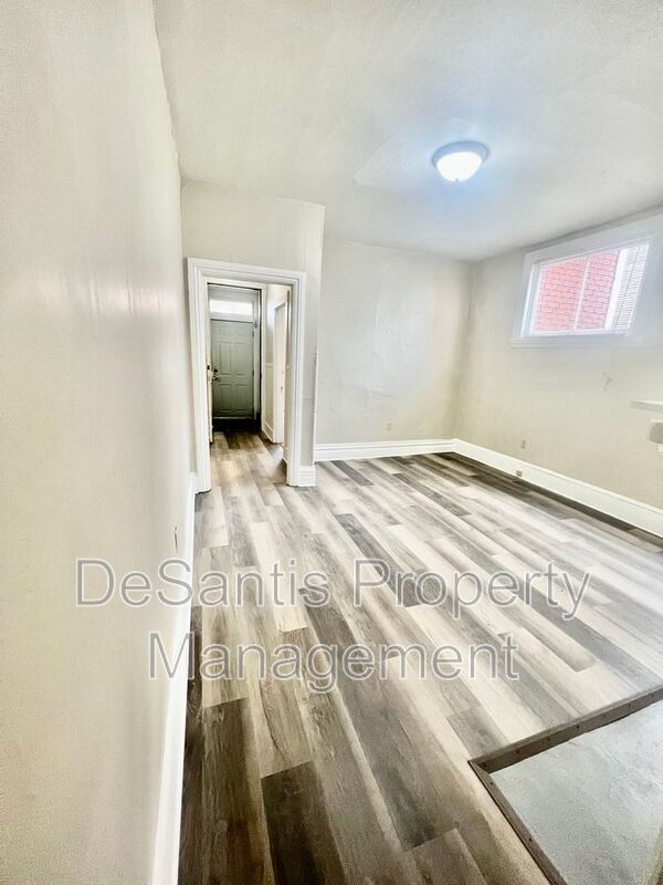 Building Photo - 25 Dilworth St