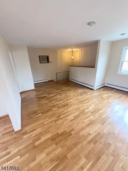 Foto del edificio - 293 Adriana St