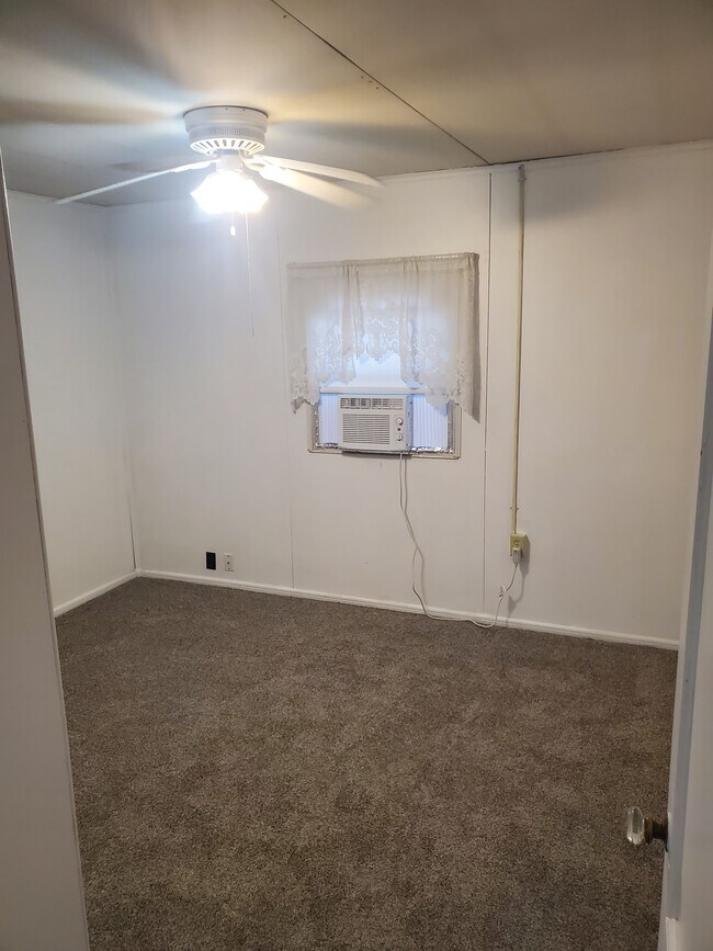 Master BedRoom1 - 6656 Bellefontaine Ave