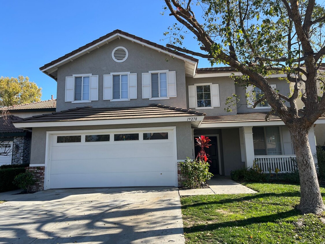 Foto principal - Beautiful 4 bedroom home in Mission Grove!