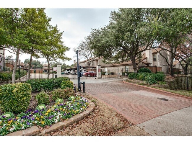 Foto del edificio - 5626 Preston Oaks Rd