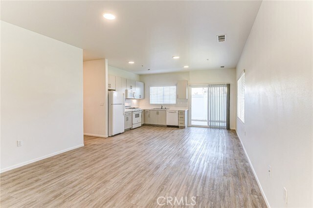Building Photo - 13153 Edgemont St