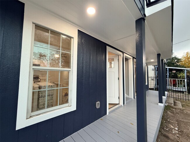 Foto del edificio - 5238 Pease St