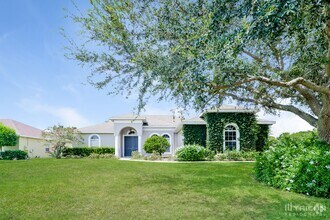 Building Photo - 36831 Queen Bee Ln