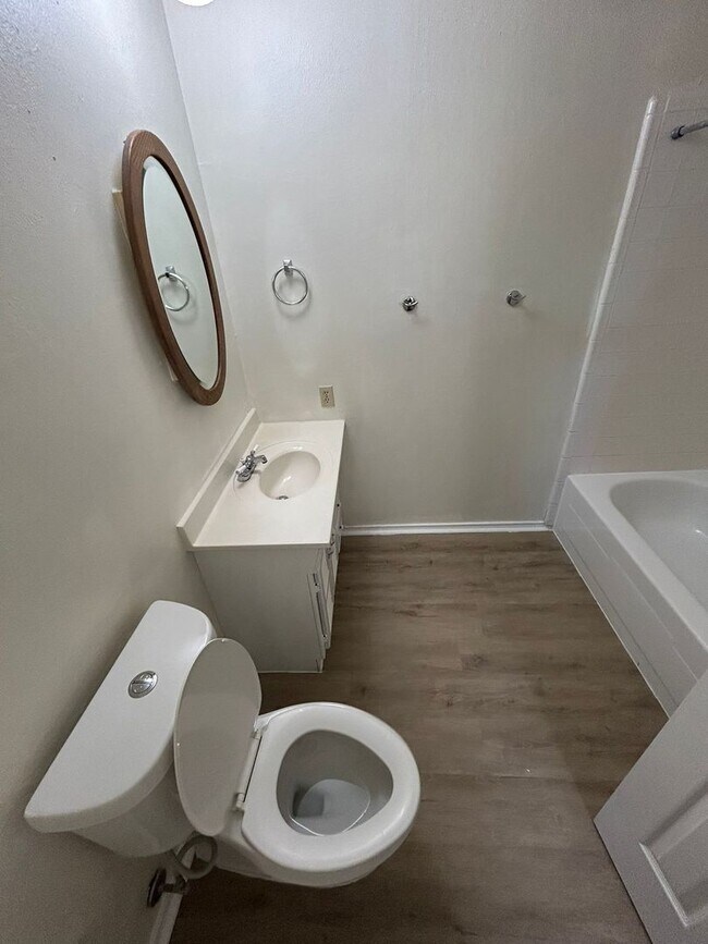 Foto del edificio - 1801 Haymeadow