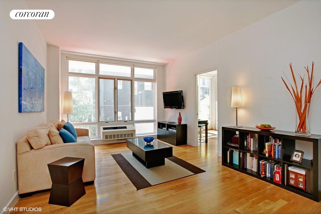Foto principal - 342 E 110th St