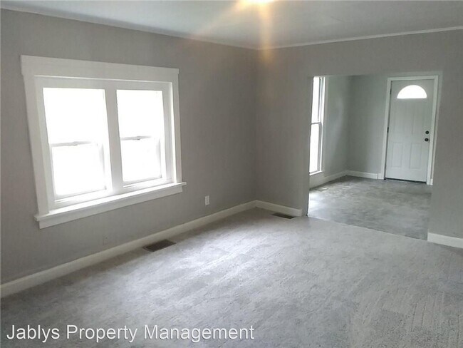 Foto del edificio - 2 br, 1 bath House - 104 Morton St