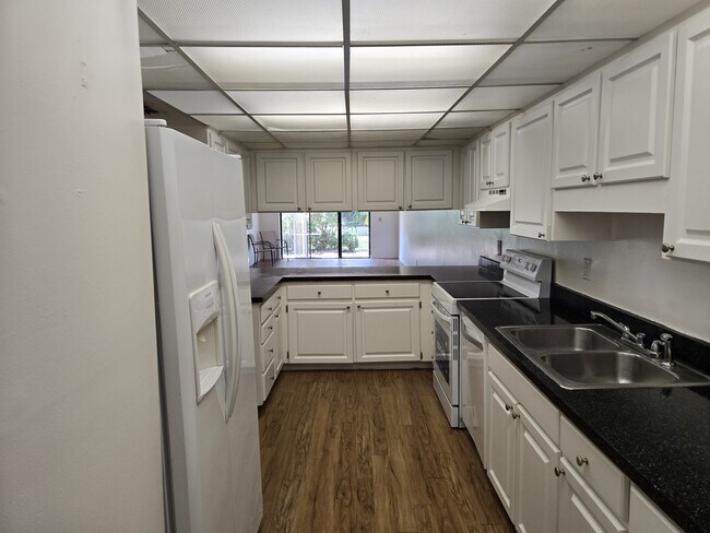 Foto del edificio - 3505 Tarpon Woods Blvd