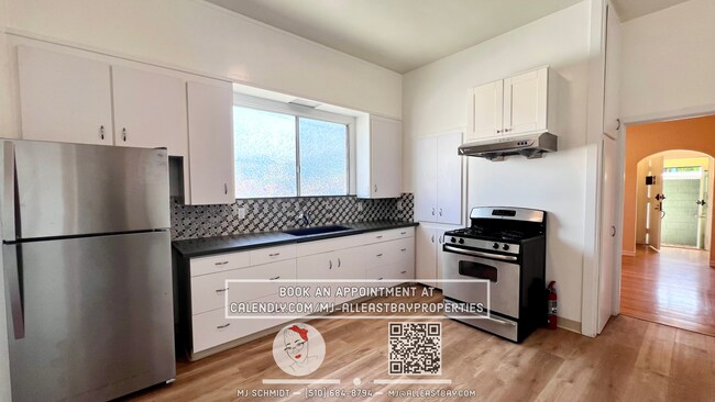 Foto del edificio - 1/2 Off first months Rent -4 bedroom 2 bat...