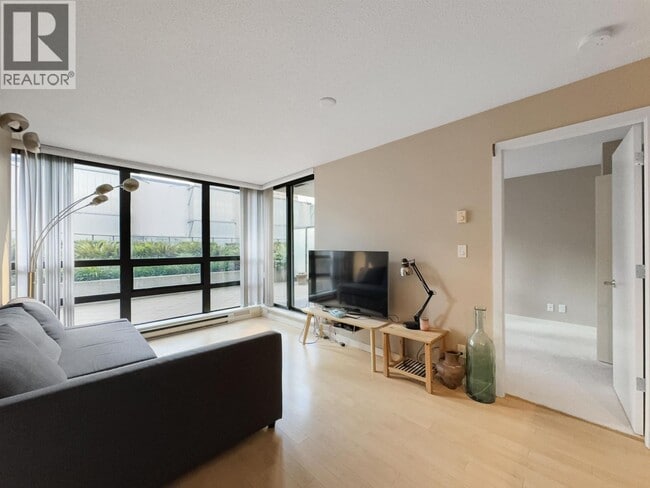 Photo du bâtiment - 933-933 Hornby St