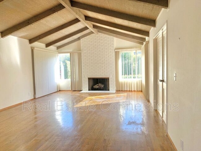 Building Photo - 12668 Cambridge Dr