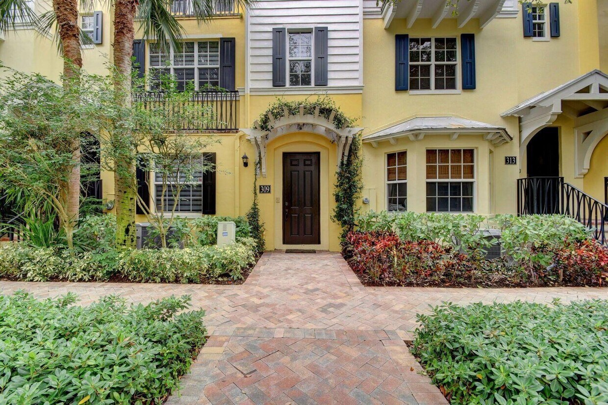 Primary Photo - 309 S Bromeliad