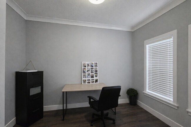 Building Photo - 8719 Machell St