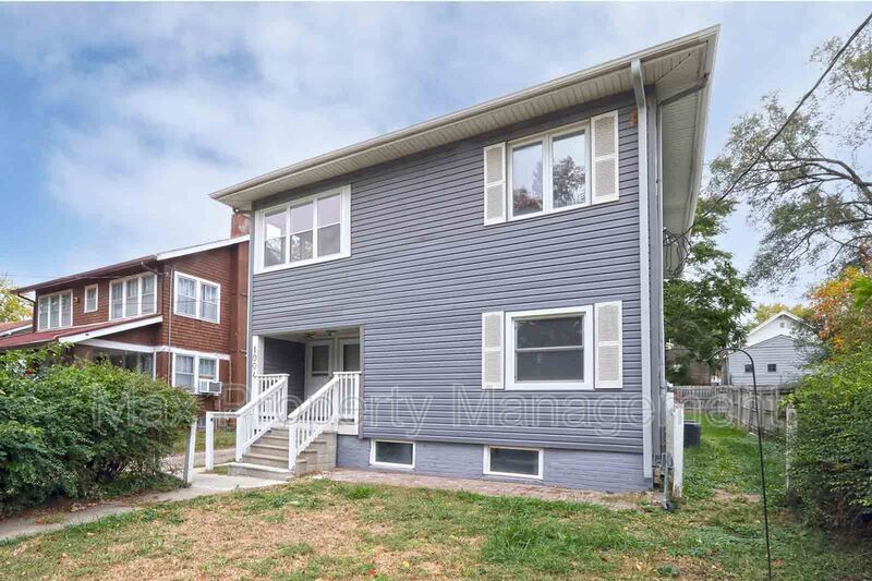 Primary Photo - 1004 Arthur Ave