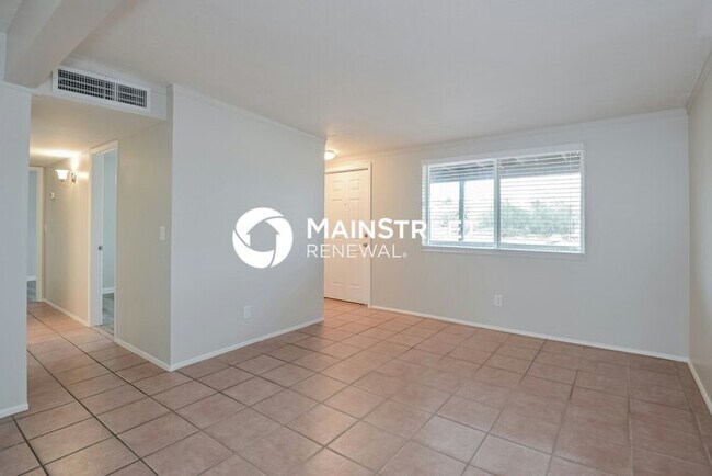 Building Photo - 3 Bedroom Pet-Friendly Home in Tucson, AZ with Main Street Renewal