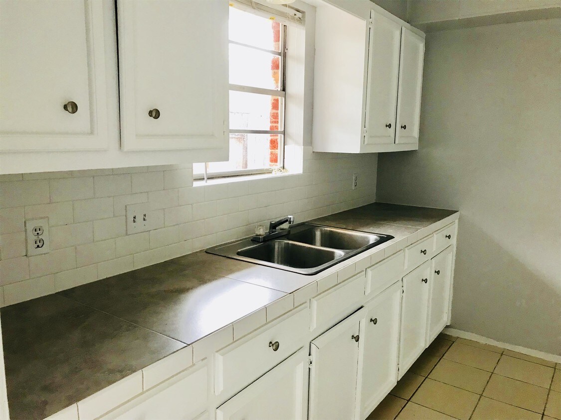 Foto principal - 1505 W Nolana Ave