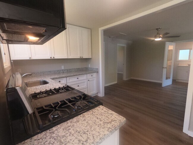 Building Photo - CHARMING TWO BEDROOM SAN RAFAEL HOME A FEW BLOCKS FROM DOWNTOWN