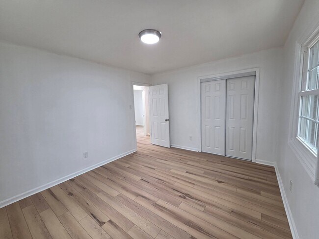 Building Photo - 5506 Campbell Ave