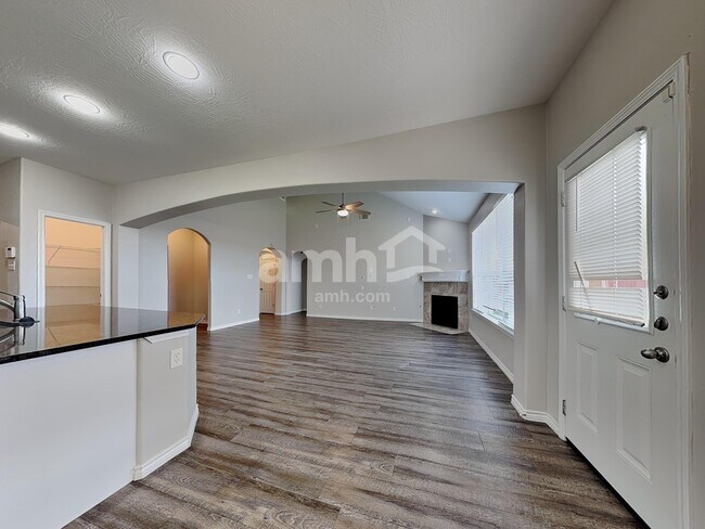 Foto del edificio - 12915 Mason Terrace Ln